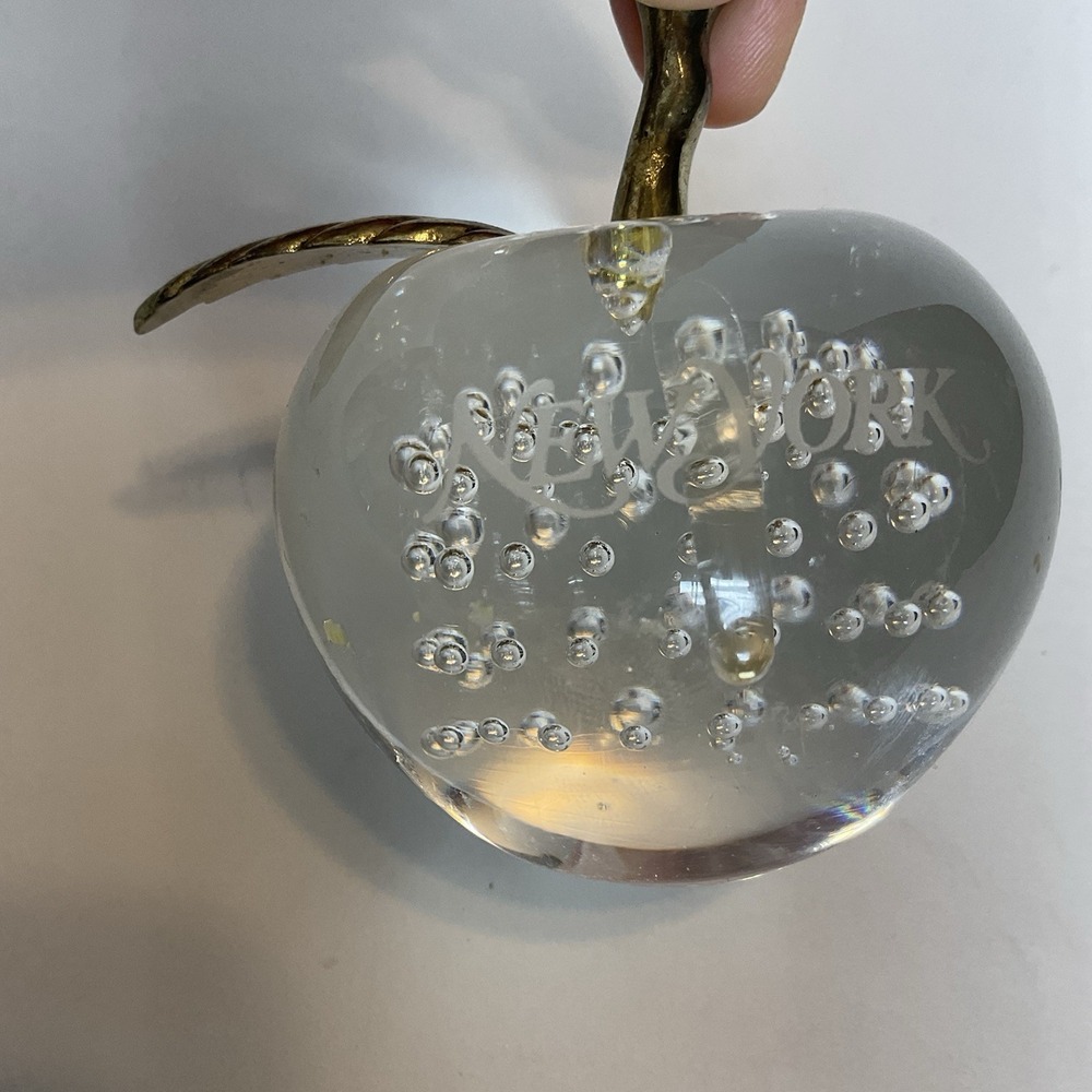 Vtg New York controlled bubble glass apple paperweight with brass stem and leaf